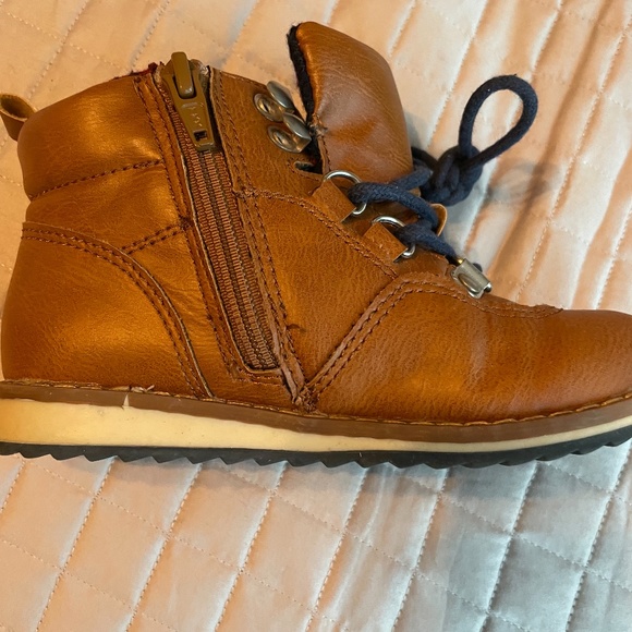 GAP LEATHER HIKER BOOT w SIDE-ZIPPER - Picture 5 of 5